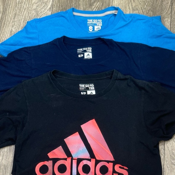👕 Bundle of 3 Adidas Boys' T-Shirts - Size S 🌟 - Picture 5 of 7